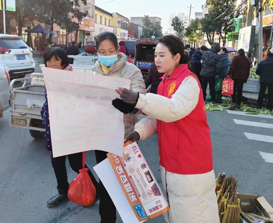 ebet真人罗山县庙仙乡：宣传上街头 安全进家庭(图4)