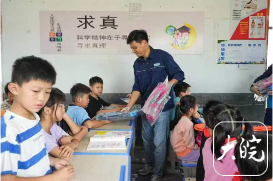 ebet真人淝南镇：安全用电知识普及活动走进蒲林村小学(图3)